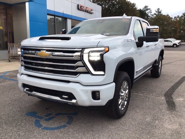 2026 Chevrolet Silverado 2500HD High Country photo 2