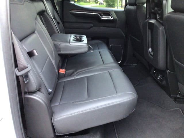 2024 GMC Sierra 1500 SLT - Photo 25
