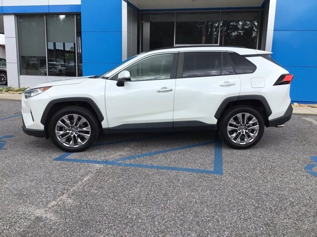 2019 Toyota RAV4 Limited photo 3