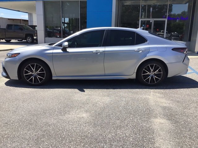 2024 Toyota Camry SE photo 3