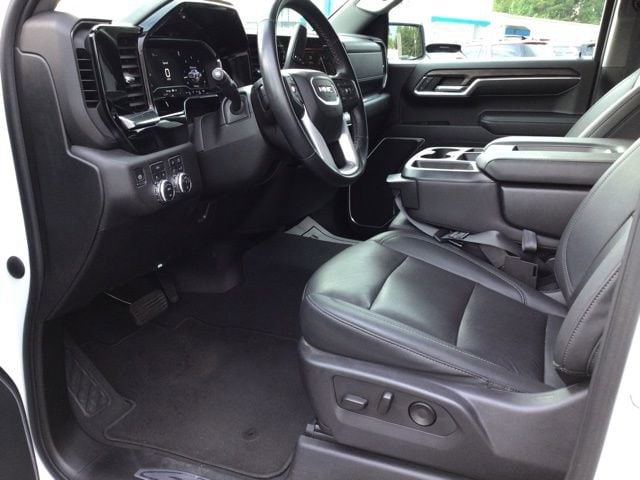 2024 GMC Sierra 1500 SLT - Photo 11