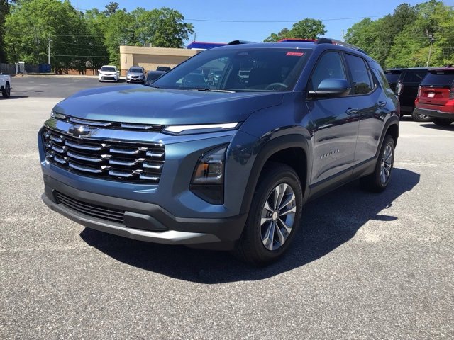 2025 Chevrolet Equinox LT photo 3