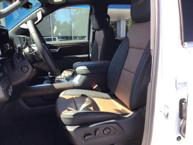 2026 Chevrolet Silverado 1500 High Country - Photo 11