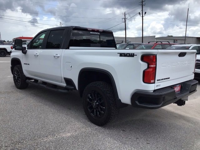 2025 Chevrolet Silverado 2500HD LT photo 4