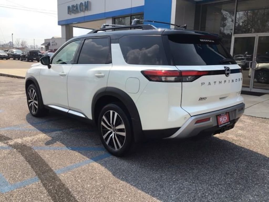 Used 2024 Nissan Pathfinder Platinum SUV