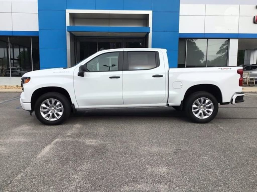 New 2026 Chevrolet Silverado 1500 Custom Truck