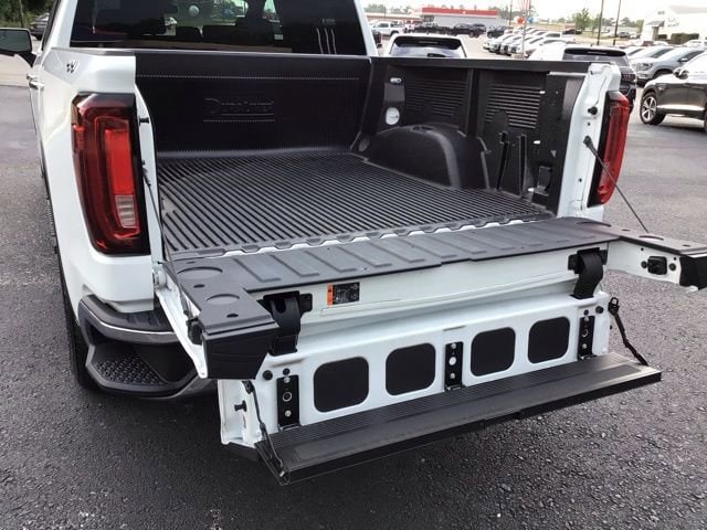 2024 GMC Sierra 1500 SLT - Photo 8