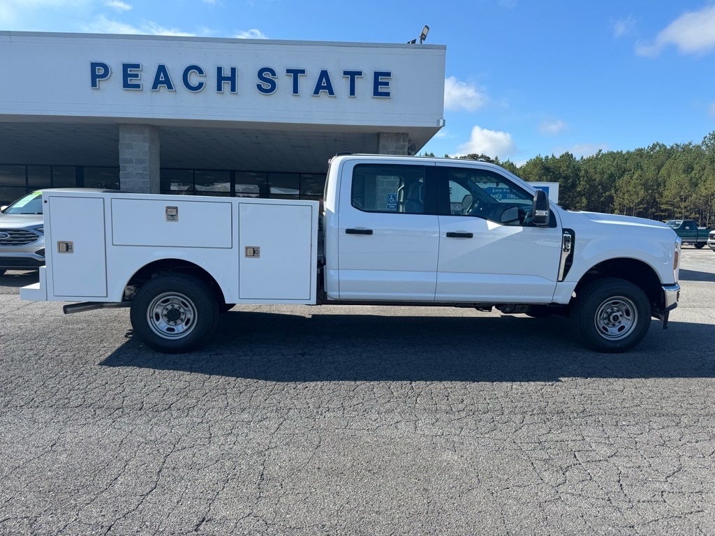 2026 Ford F-350 Chassis TRUCK 