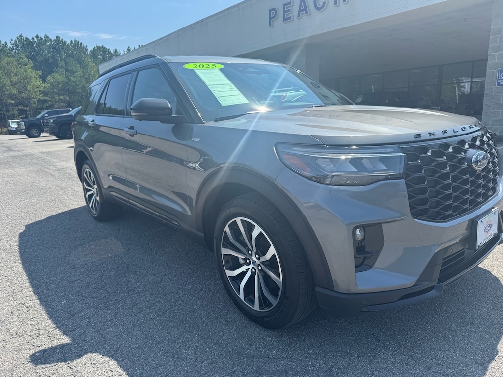 Certified 2025 Ford Explorer ST-Line SUV