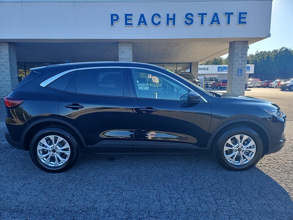 2024 Ford Escape Active's photo