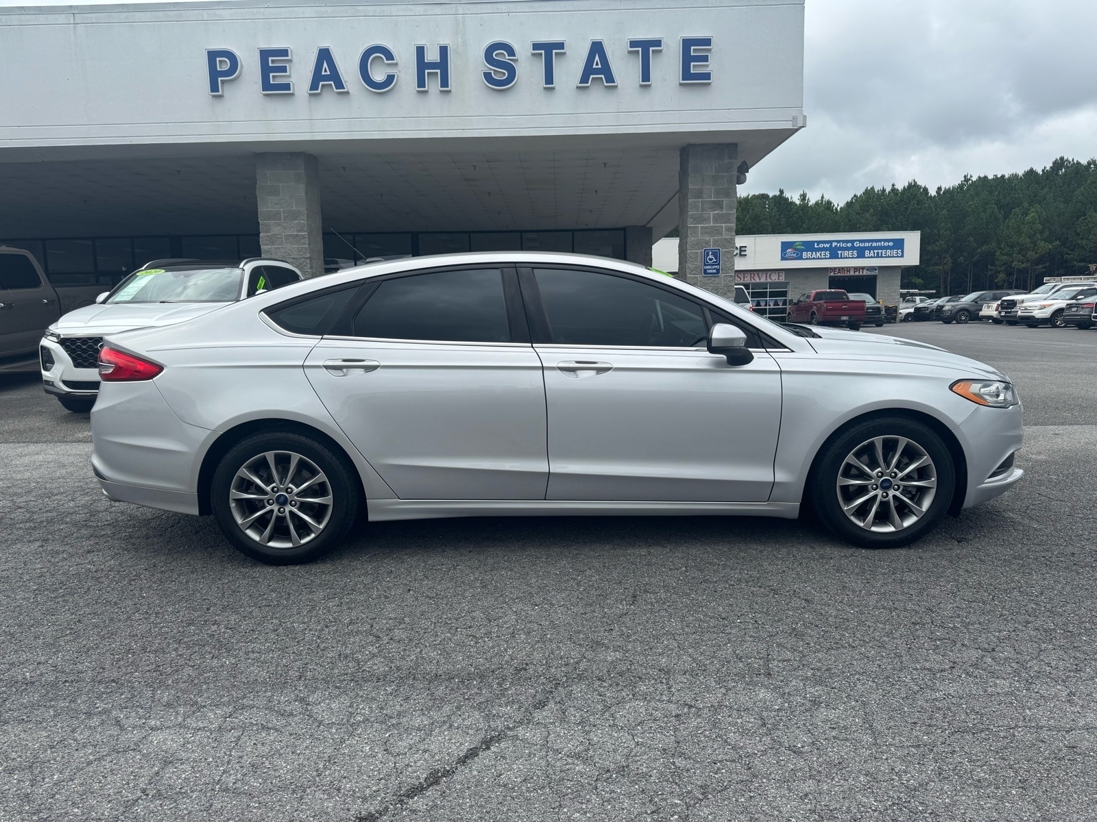 Ingot Silver 2017 Ford Fusion Sedan Front-Wheel Drive 6-Speed Automatic