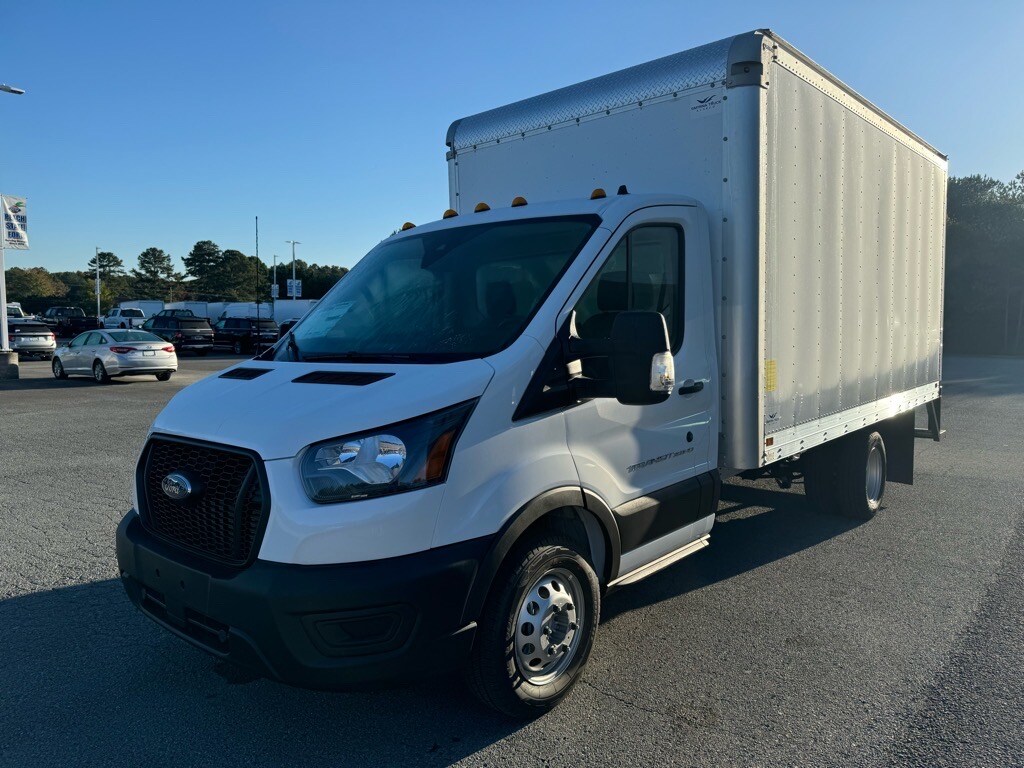 2024 Ford Transit Chassis Cab photo 4
