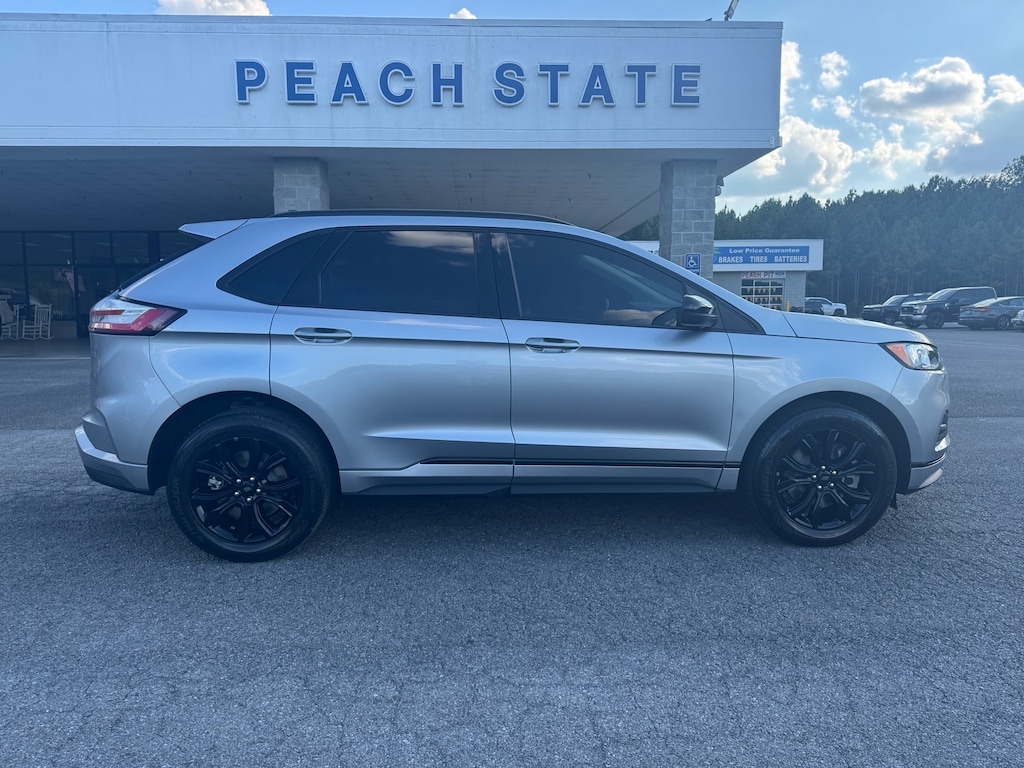 Used 2024 Ford Edge SE SUV