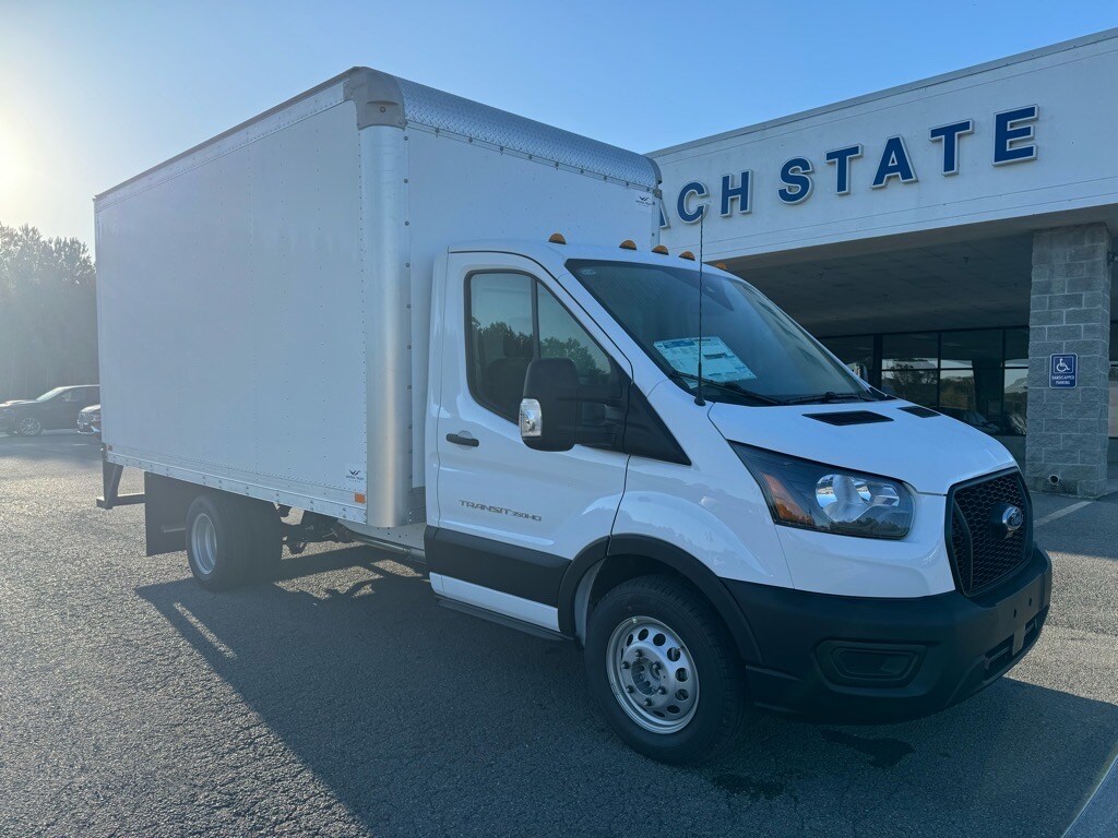 2024 Ford Transit Chassis Cab photo 2