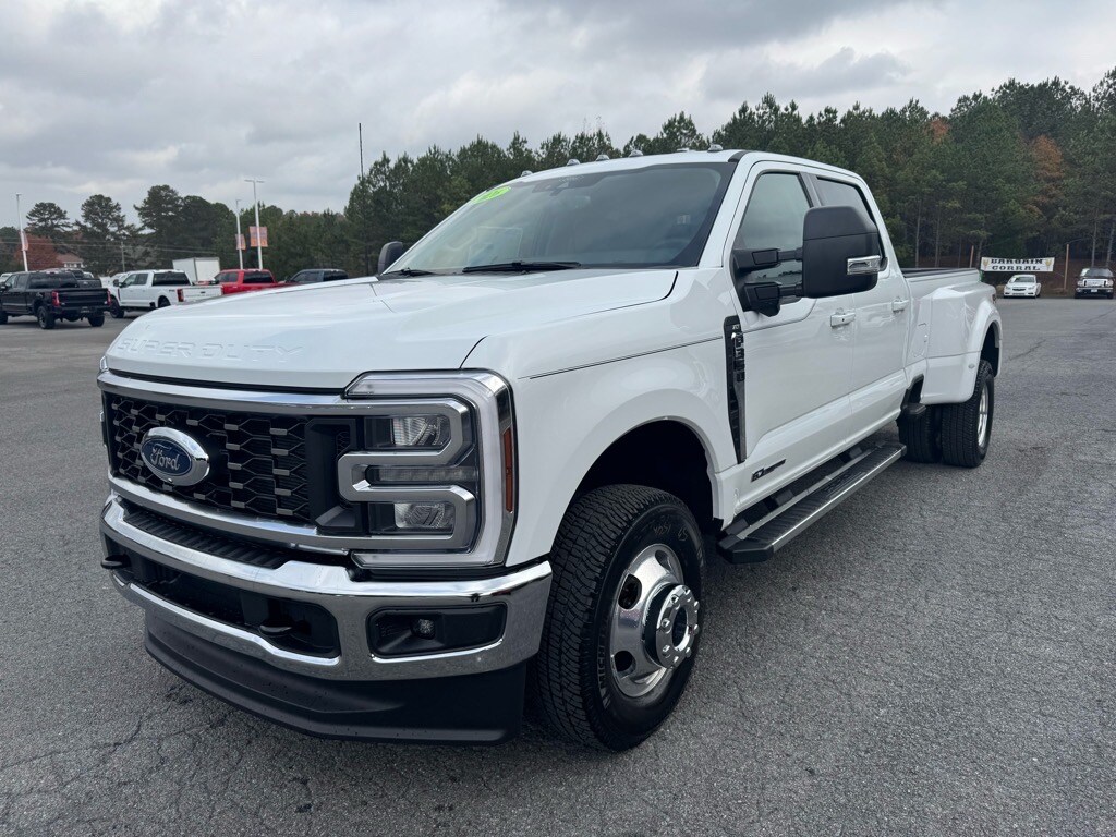 2026 Ford F-350 XLT photo 3
