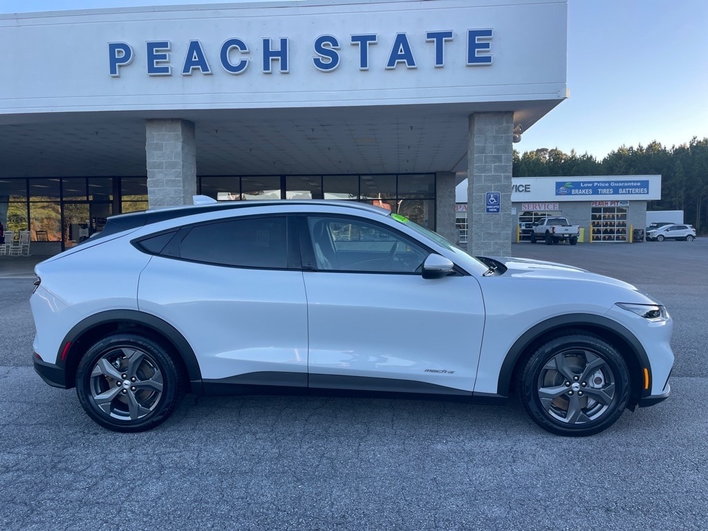 2022 Ford Mustang Mach-E Select RWD