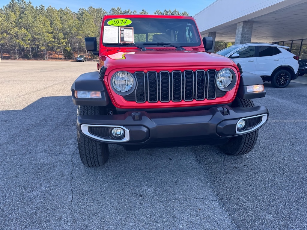 Used 2025 Jeep Gladiator Sport Truck