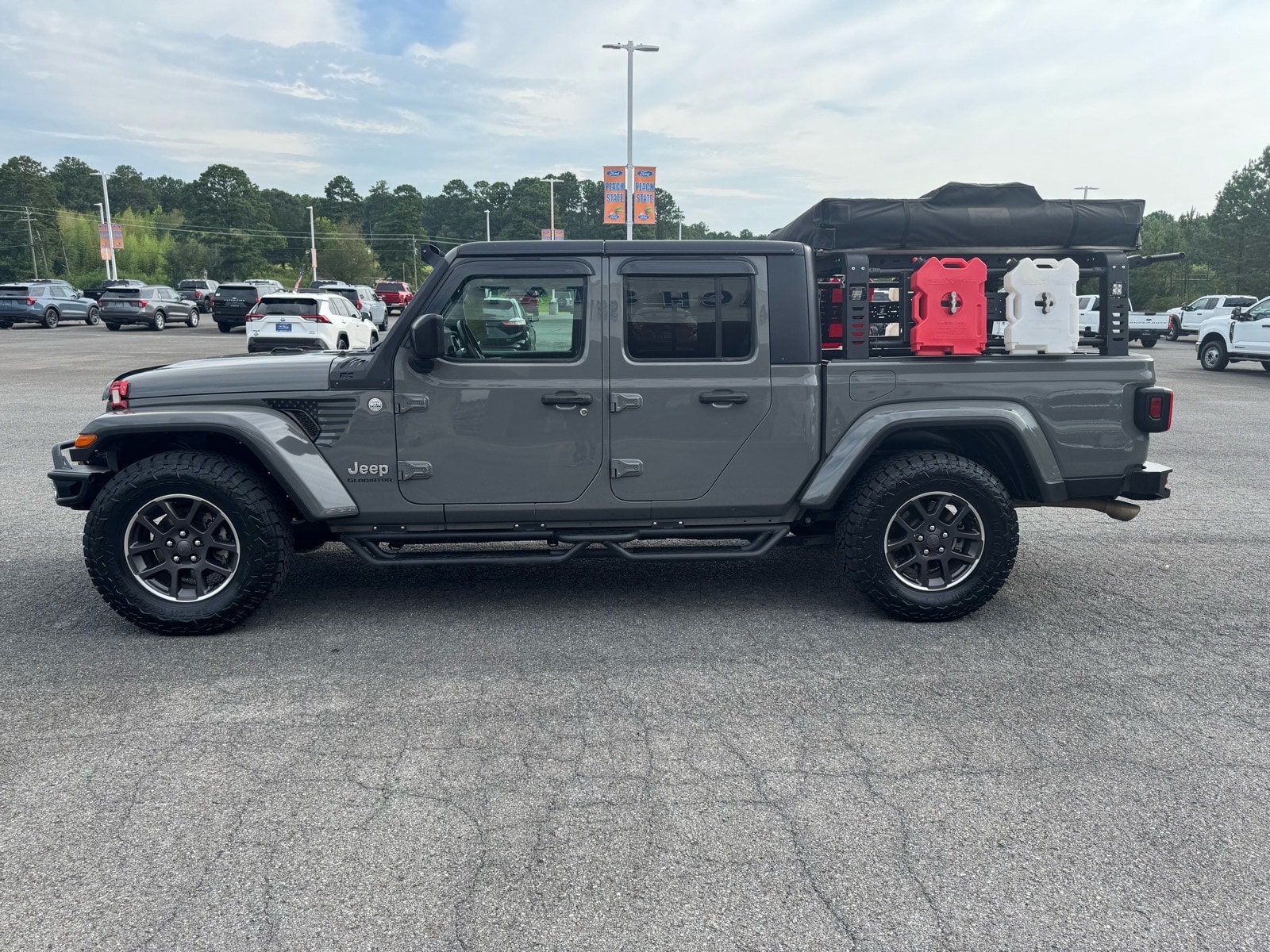 View vehicle photo 4