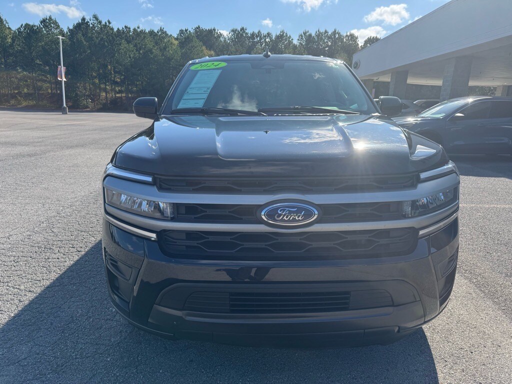 2024 Ford Expedition MAX XLT photo 2