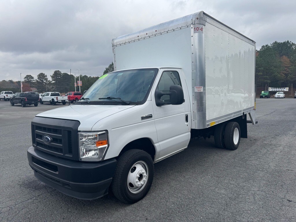 2023 Ford E-350 photo 4