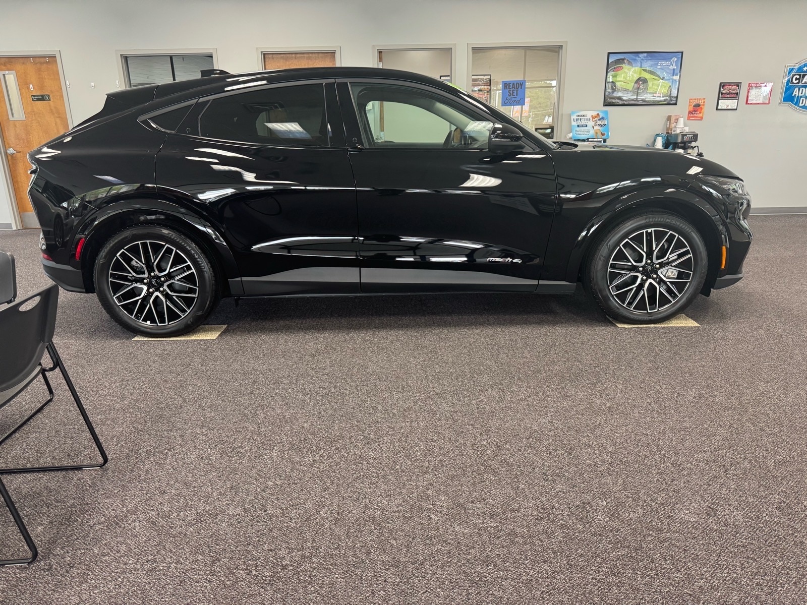 2025 Ford Mustang-Mach-e Premium's photo