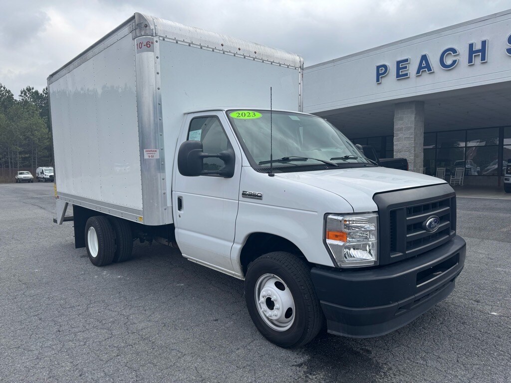 2023 Ford E-350 photo 2