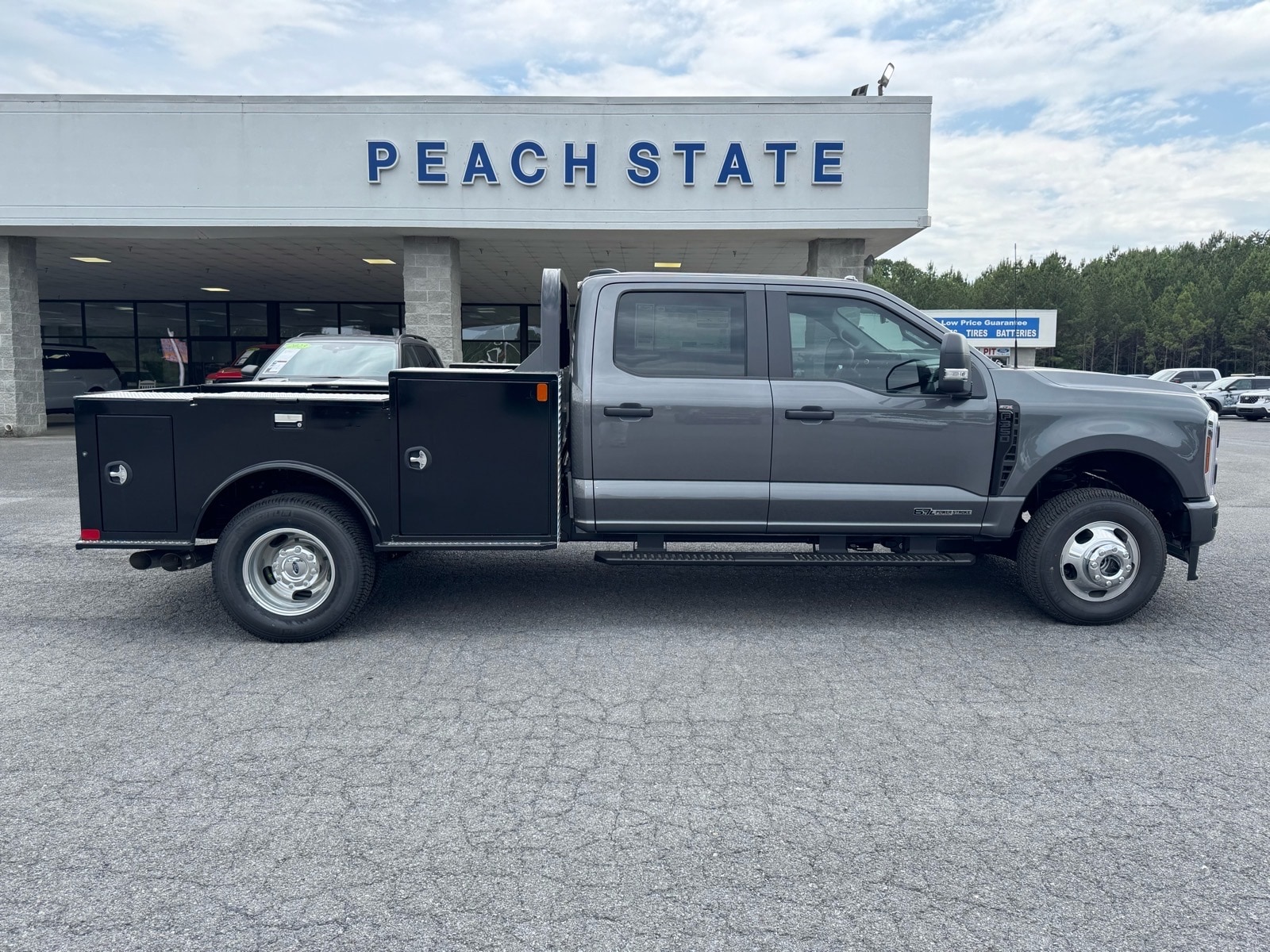 2026 Ford F-350 Utility Truck 