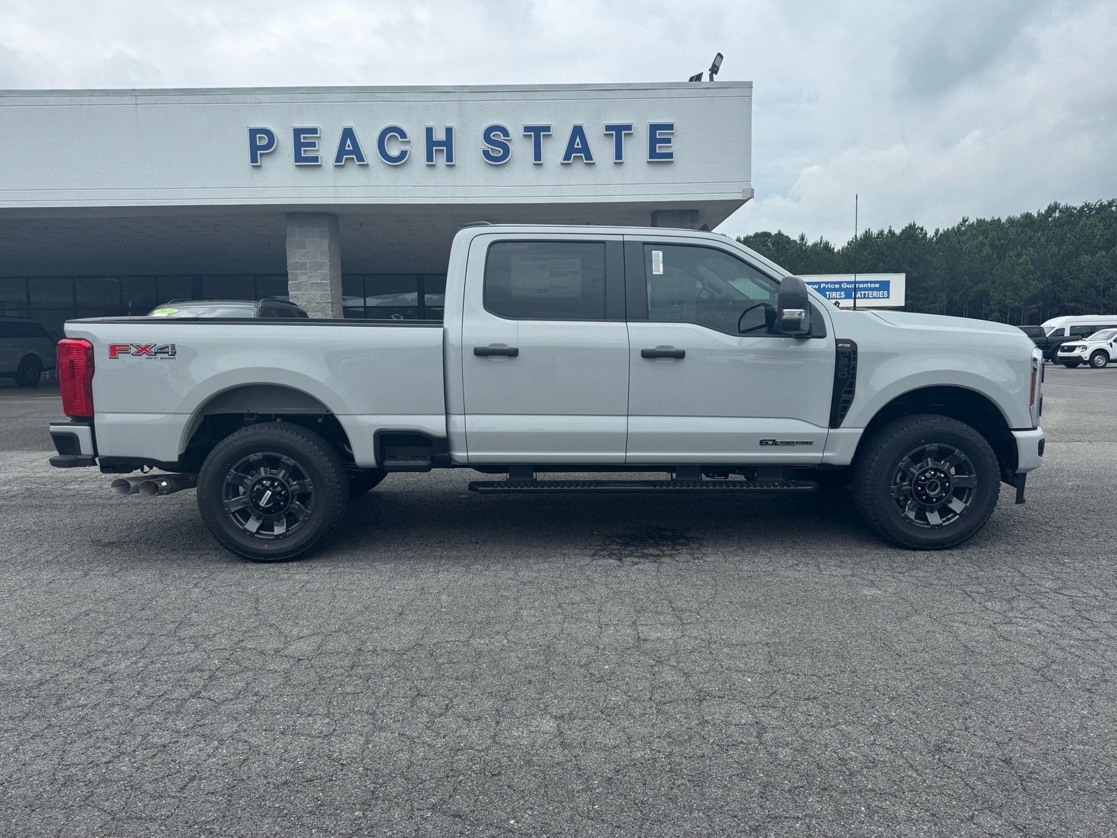 2026 Ford F-250 XL 4x4 Crew Cab 6-3/4' Box's photo
