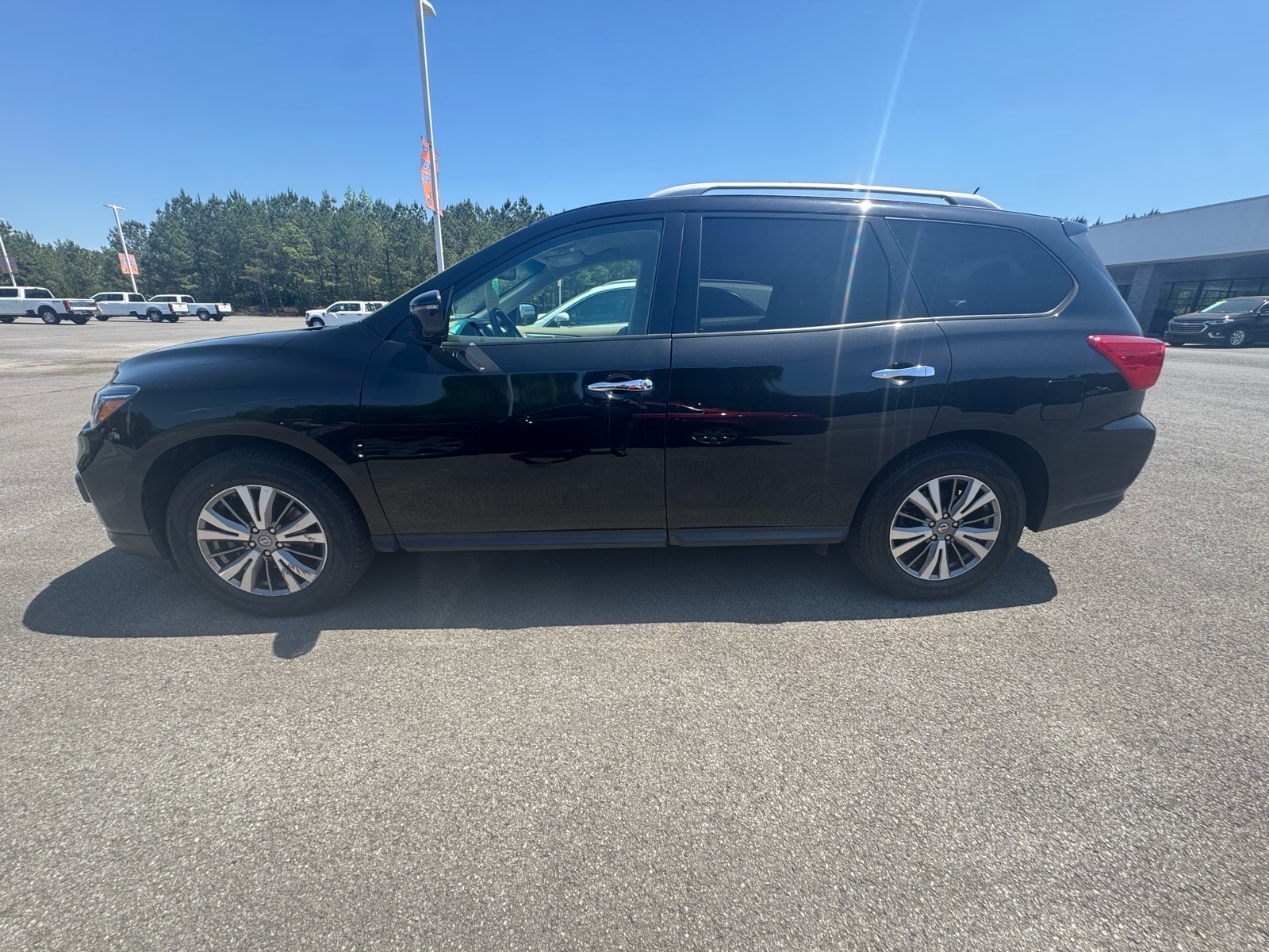 2018 Nissan Pathfinder SL
