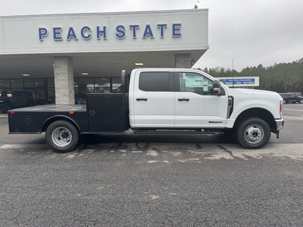 2024 Ford F-350 Chassis TRUCK 