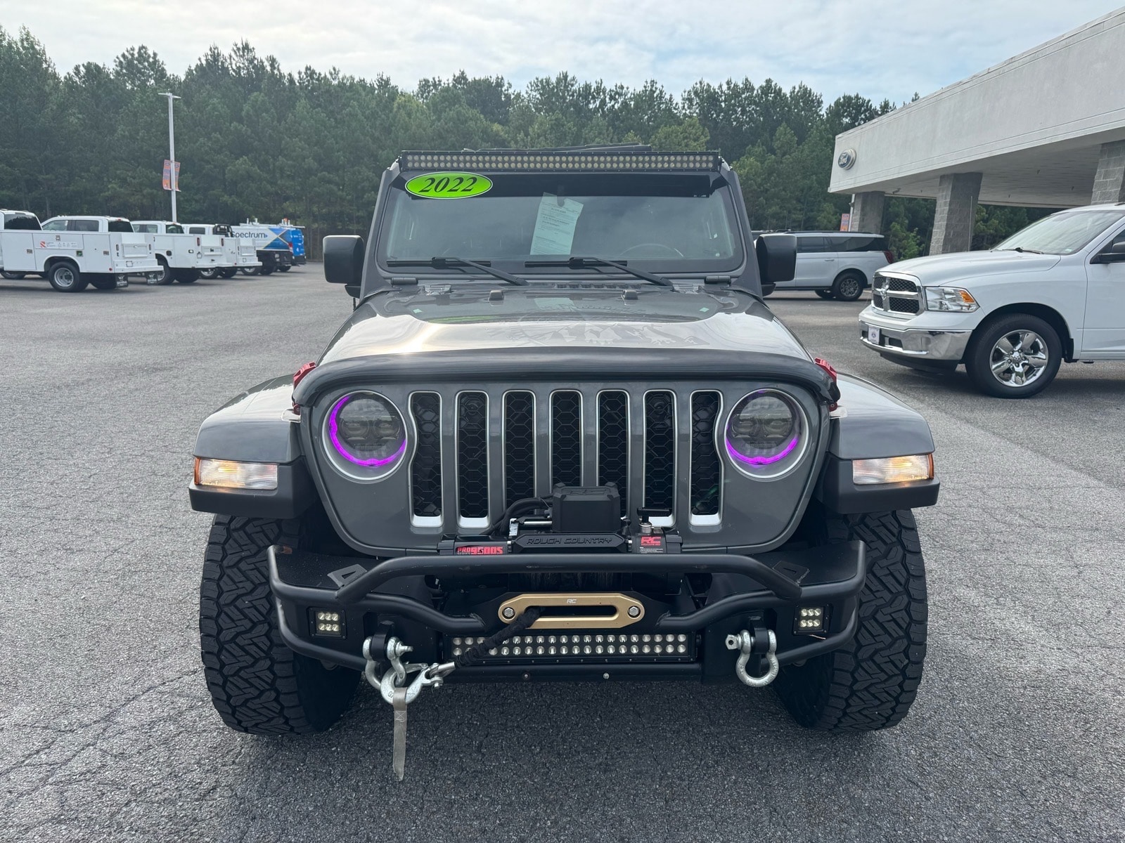 View vehicle photo 3
