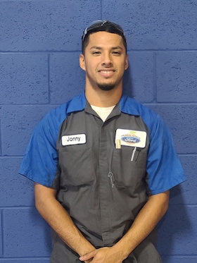Staff member Jonny Reyes from 1f0ad230e246