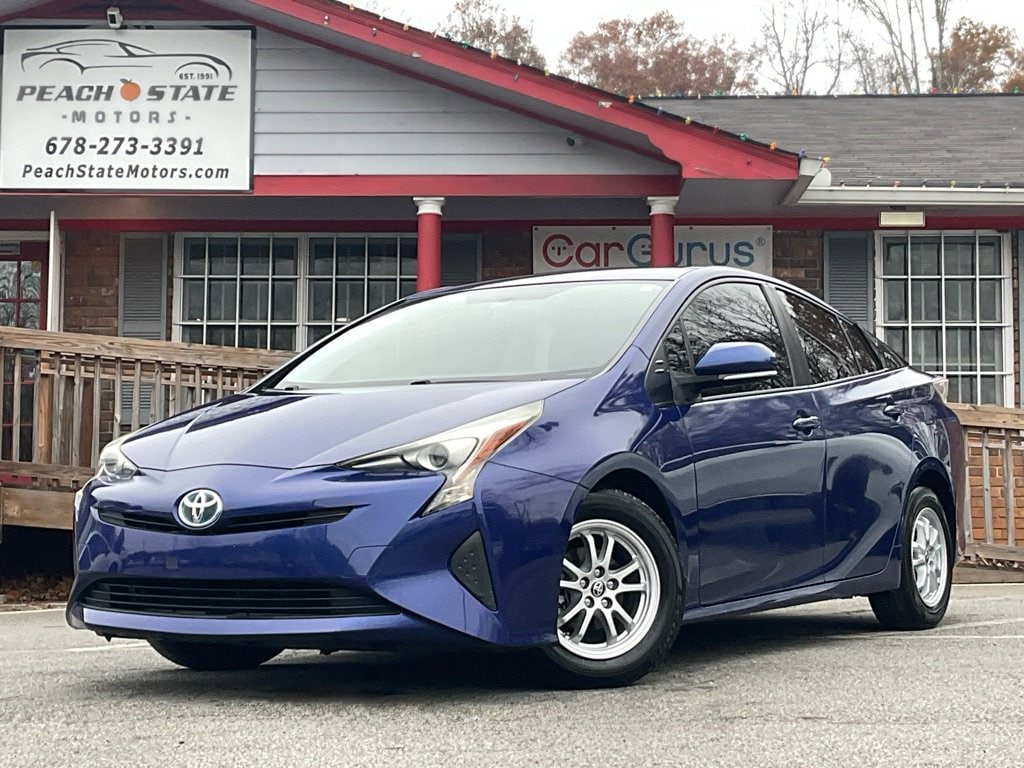 2016 Toyota Prius Two's photo