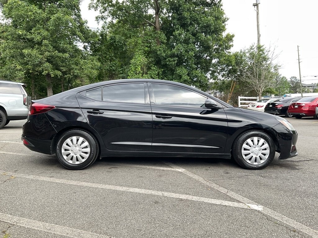 Used 2019 Hyundai Elantra SE SE Auto