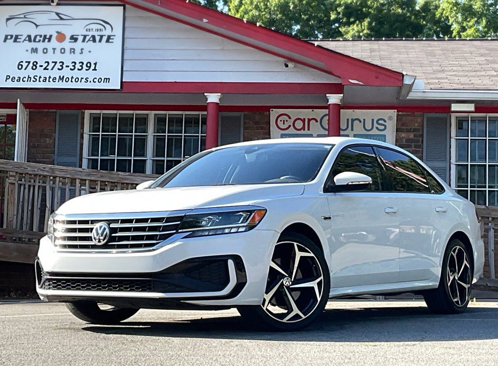 2020 Volkswagen Passat 2.0T R-Line Auto's photo
