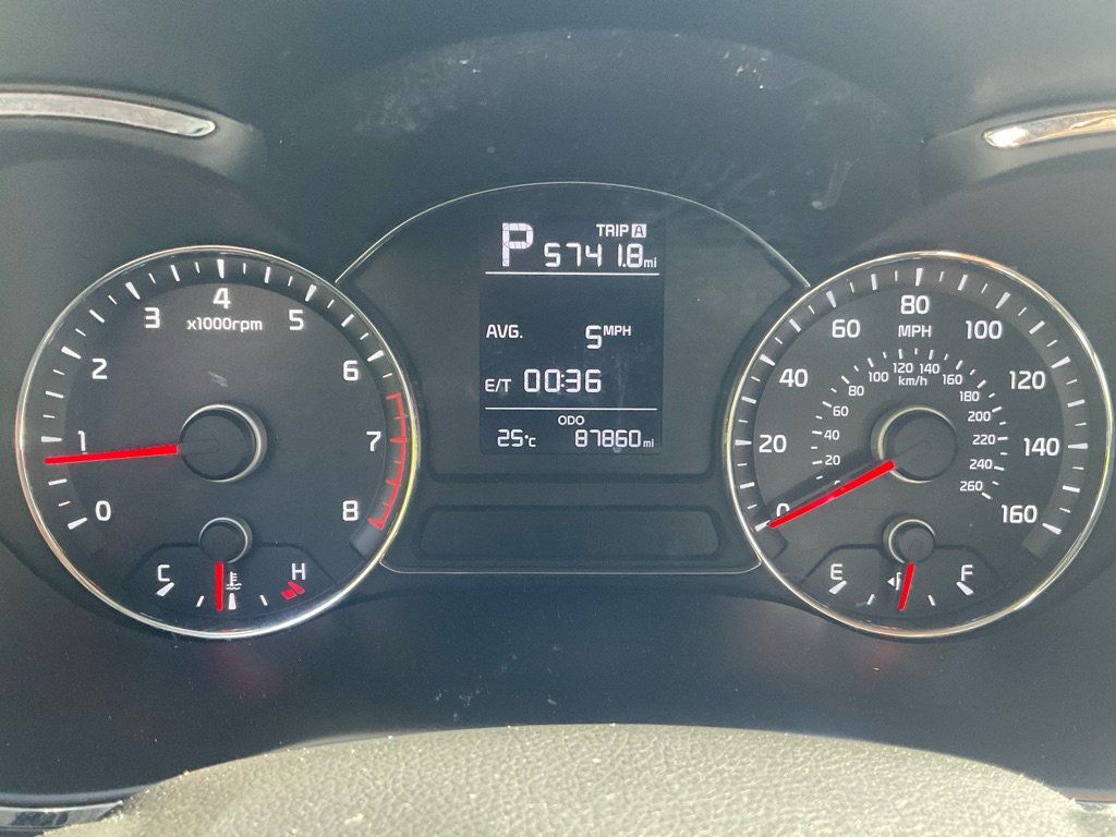 2017 Kia Forte LX - Photo 23