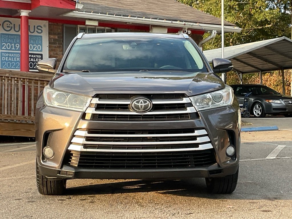 2017 Toyota Highlander XLE photo 2