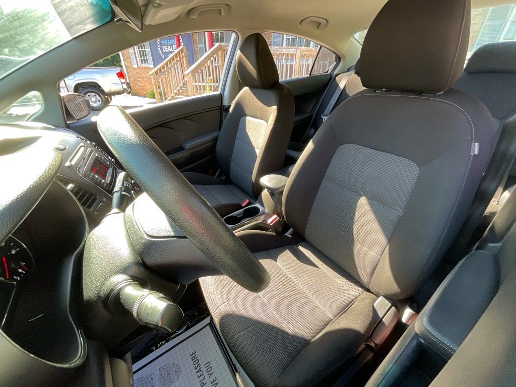 2017 Kia Forte LX - Photo 15