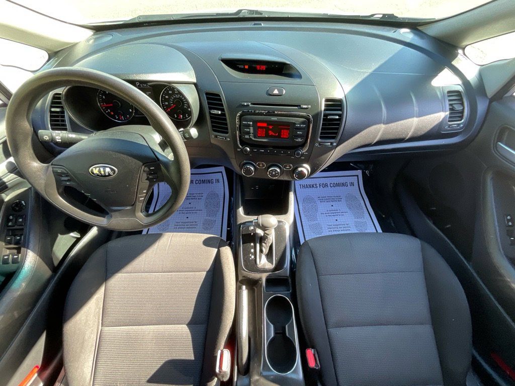 2017 Kia Forte LX - Photo 20
