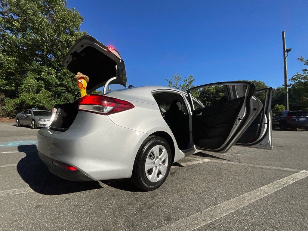 2017 Kia Forte LX - Photo 30