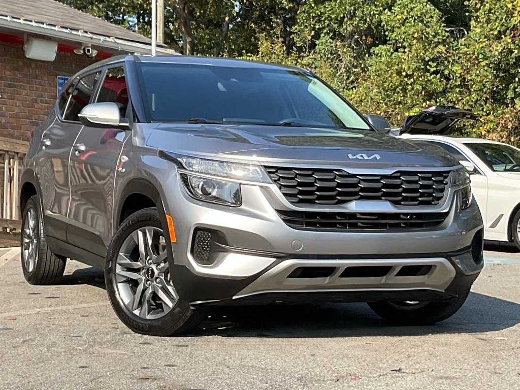 2023 Kia Seltos LX photo 3