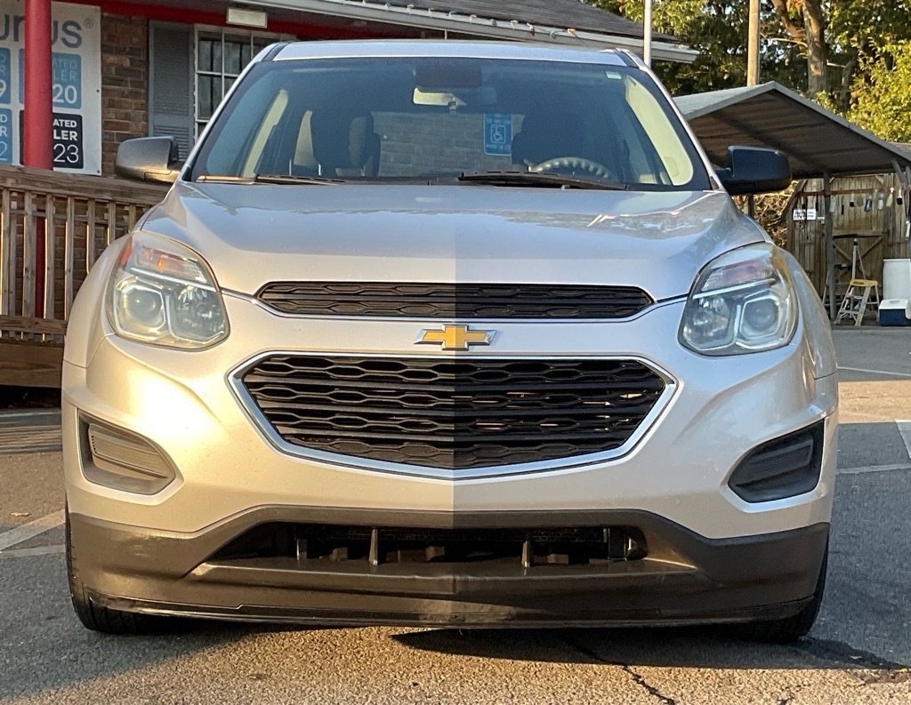 2017 Chevrolet Equinox LS photo 2