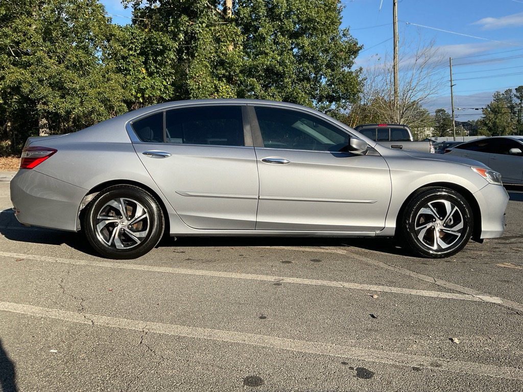 2017 Honda Accord LX photo 4