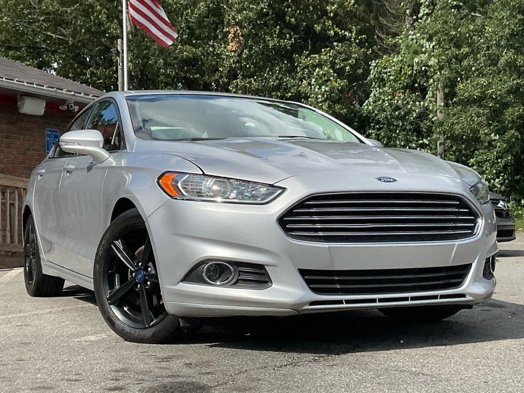2016 Ford Fusion SE photo 3