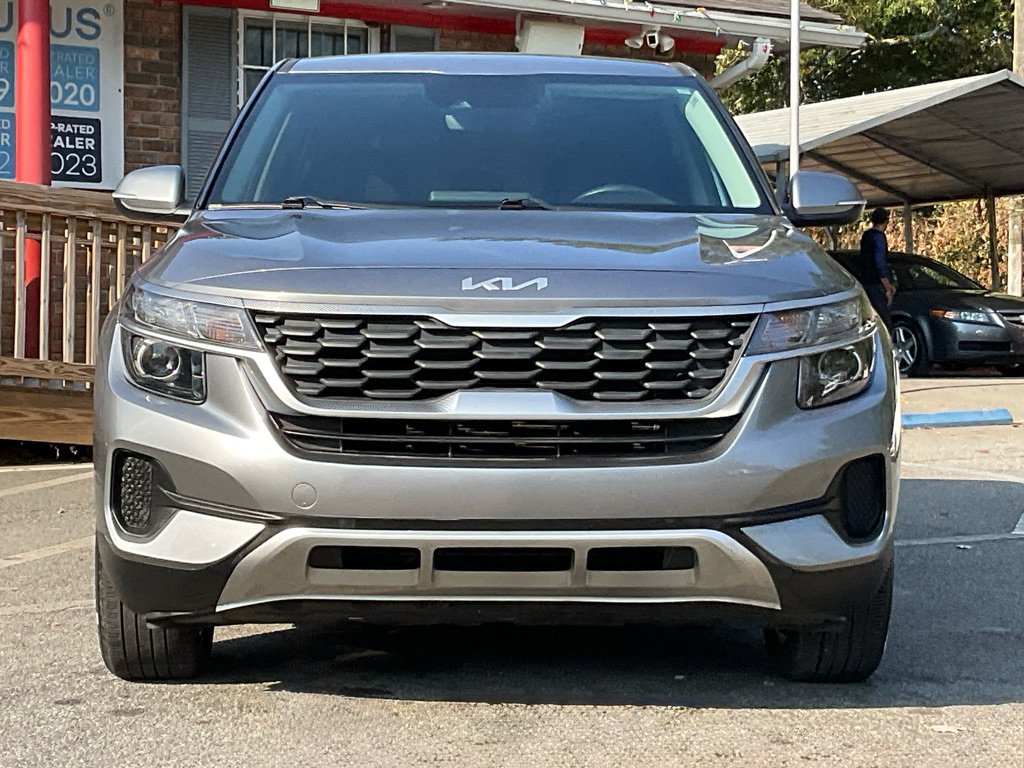 2023 Kia Seltos LX photo 2