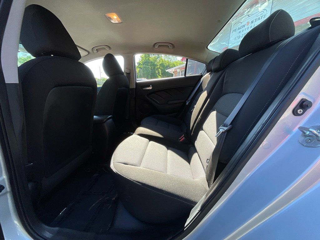 2017 Kia Forte LX - Photo 24
