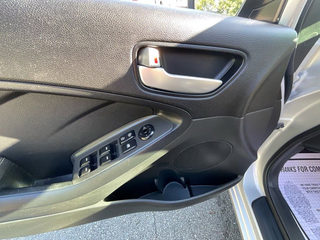 2017 Kia Forte LX - Photo 34