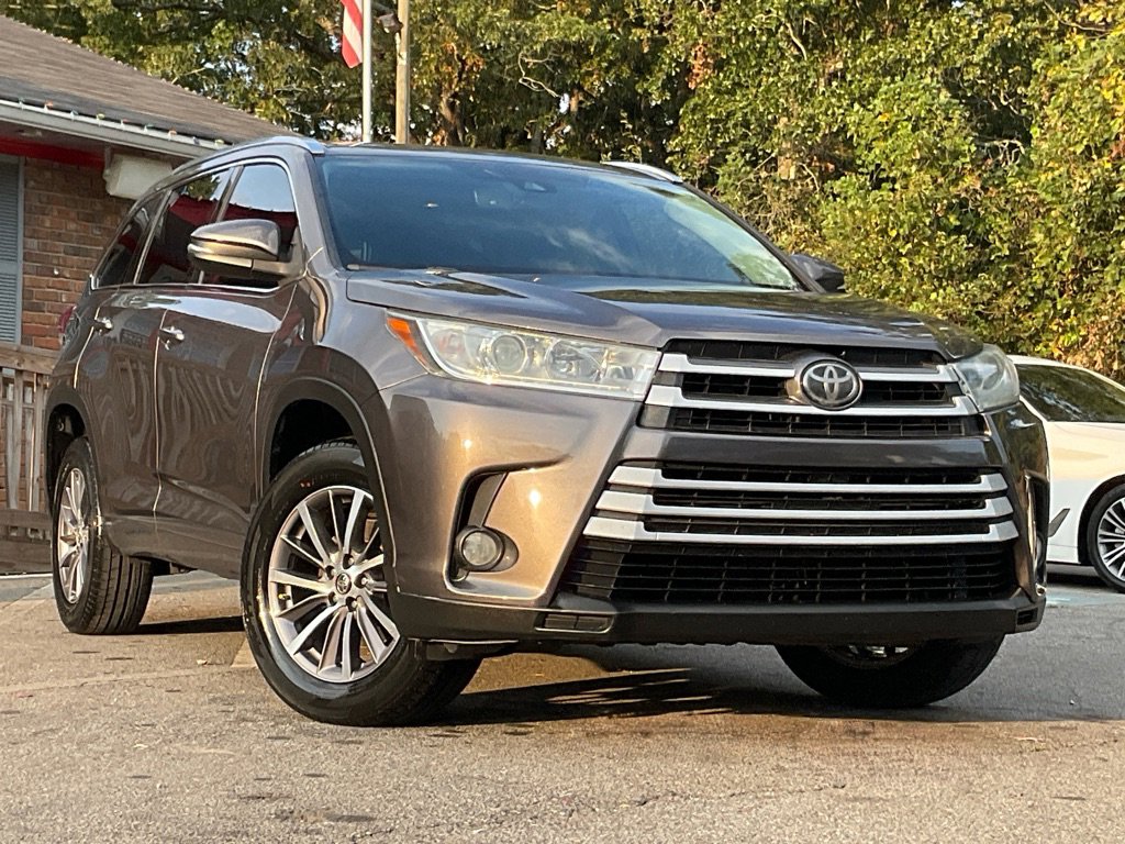 2017 Toyota Highlander XLE photo 3