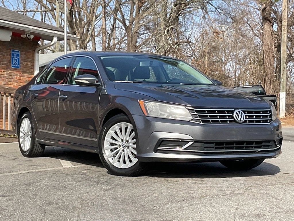 Used 2017 Volkswagen Passat 1.8T SE Sedan