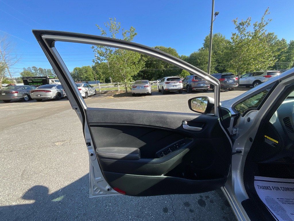 2017 Kia Forte LX - Photo 33